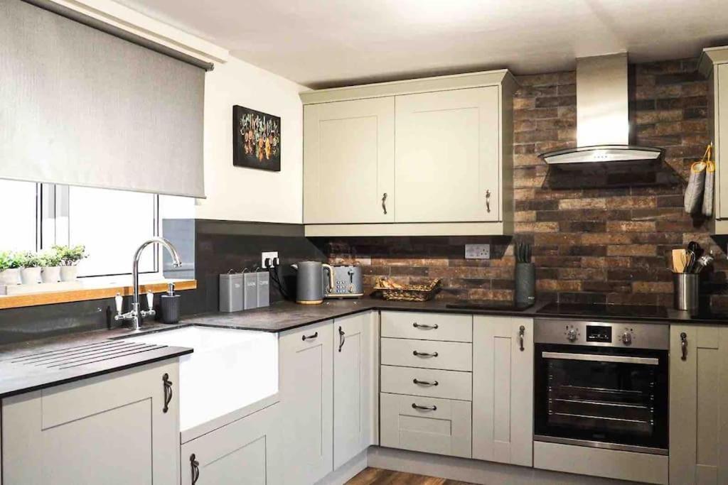 Large Cottage, Beach, Pubs Shops, Netflix, Bbq, Dog Friendly Hunmanby Eksteriør billede