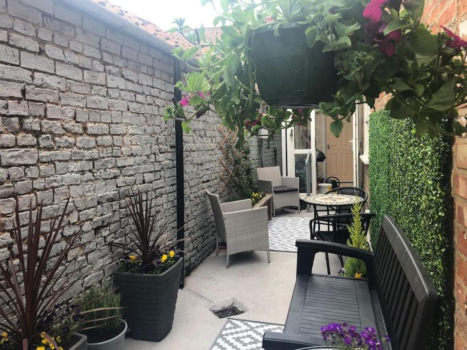 Large Cottage, Beach, Pubs Shops, Netflix, Bbq, Dog Friendly Hunmanby Eksteriør billede