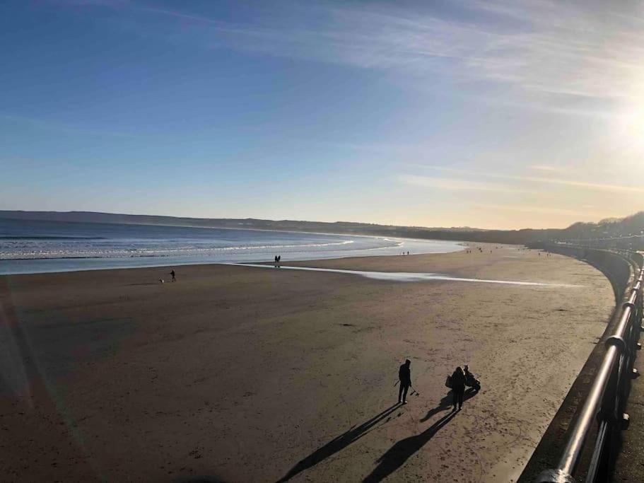 Large Cottage, Beach, Pubs Shops, Netflix, Bbq, Dog Friendly Hunmanby Eksteriør billede